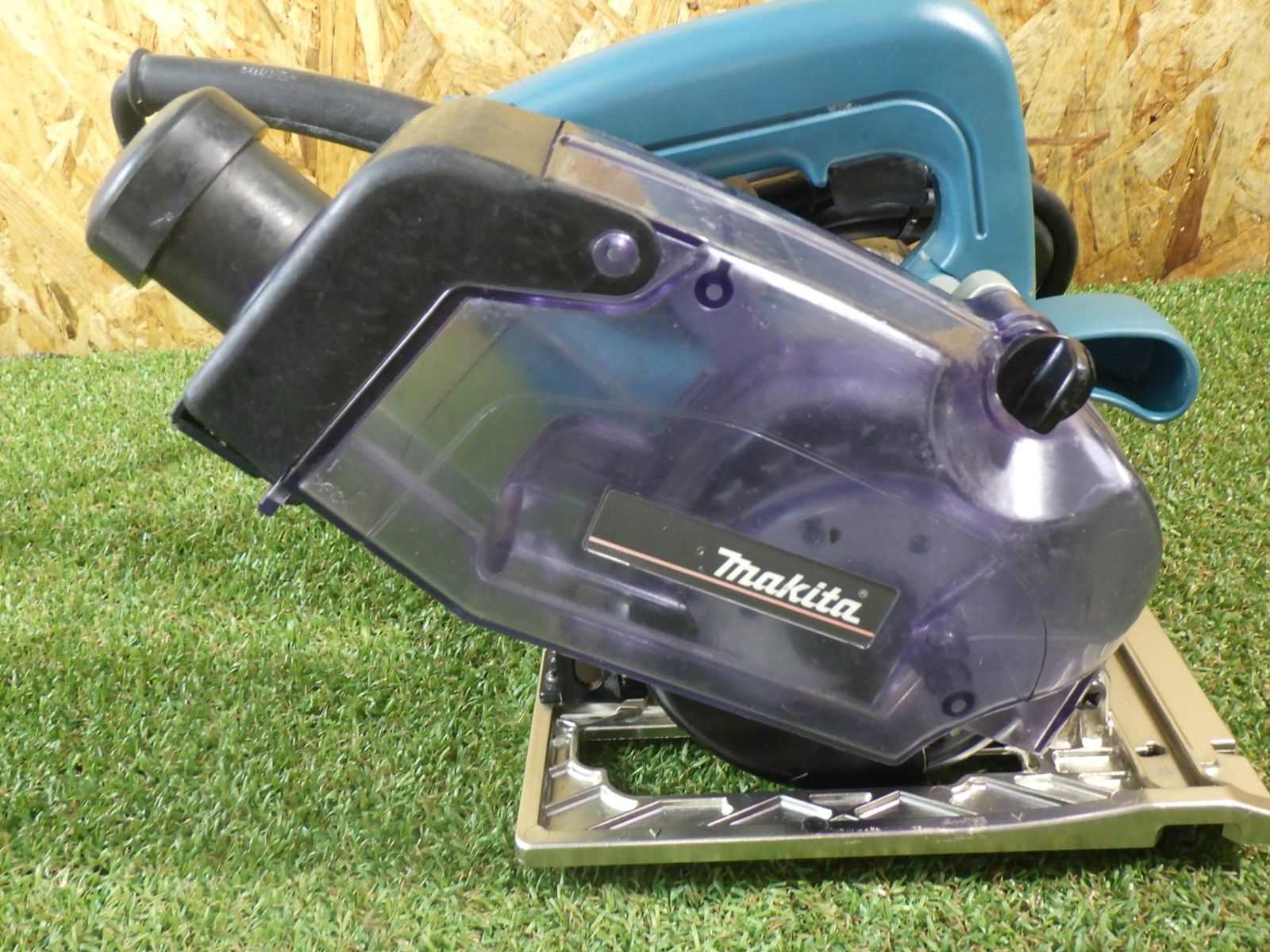 主に金属を切断するために マキタ 防じんマルノコ 100mm チップソー付 5044KB 品