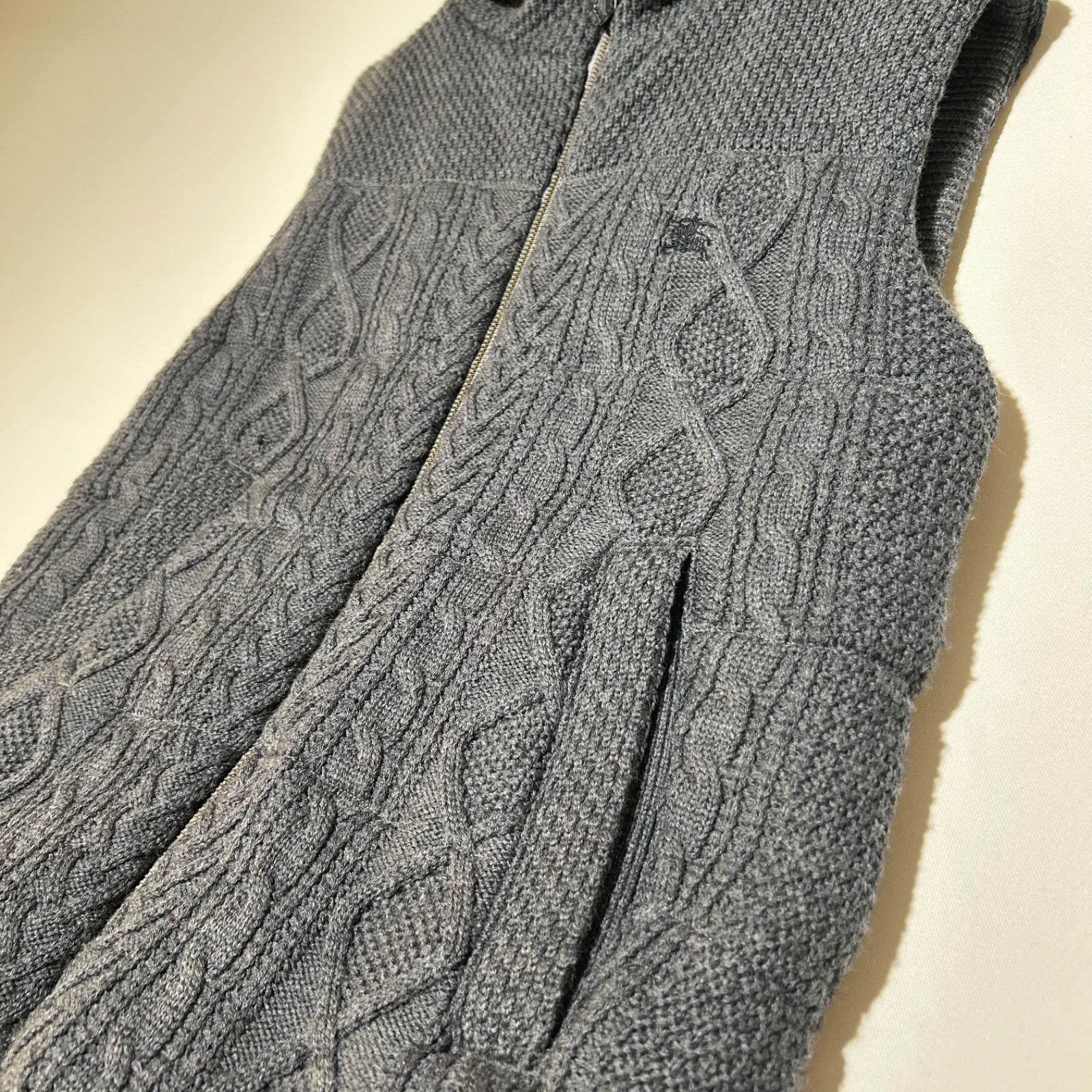 【オシャレ】BURBERRY BLACK LABEL ベスト　ジップアップ　 L オシャレ】BURBERRY BLACK LABEL ベスト ジップアップ L オシャレ