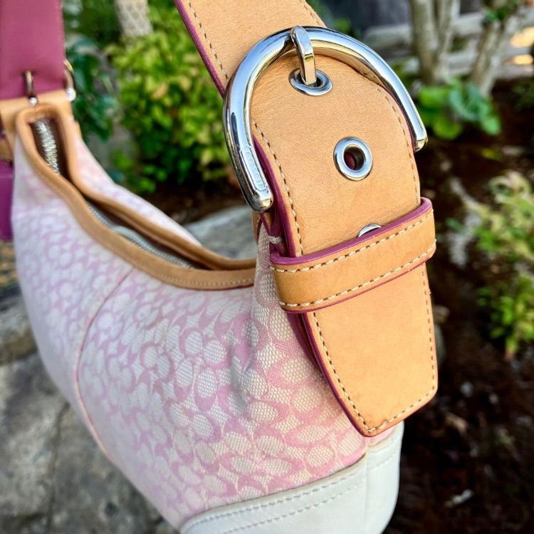 Coach y2k Baby Pink Mini Signature Soho Hobo Shoulder Bag - メルカリ