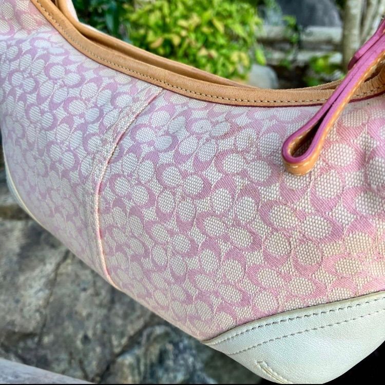 バッグ Coach Mini Hobo Shoulder Bag Pink Rare Coach y2k Baby Pink Mini Signature Soho Hobo Shoulder Bag - メルカリ