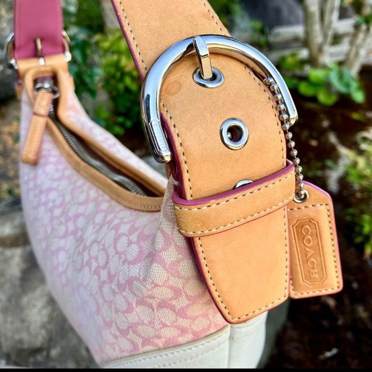 Coach y2k Baby Pink Mini Signature Soho Hobo Shoulder Bag - メルカリ