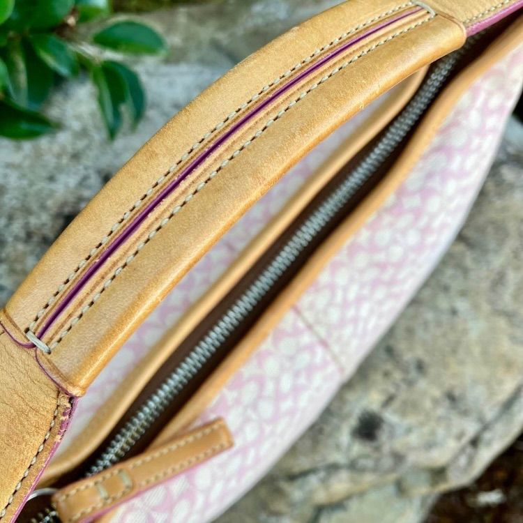 Coach y2k Baby Pink Mini Signature Soho Hobo Shoulder Bag - メルカリ