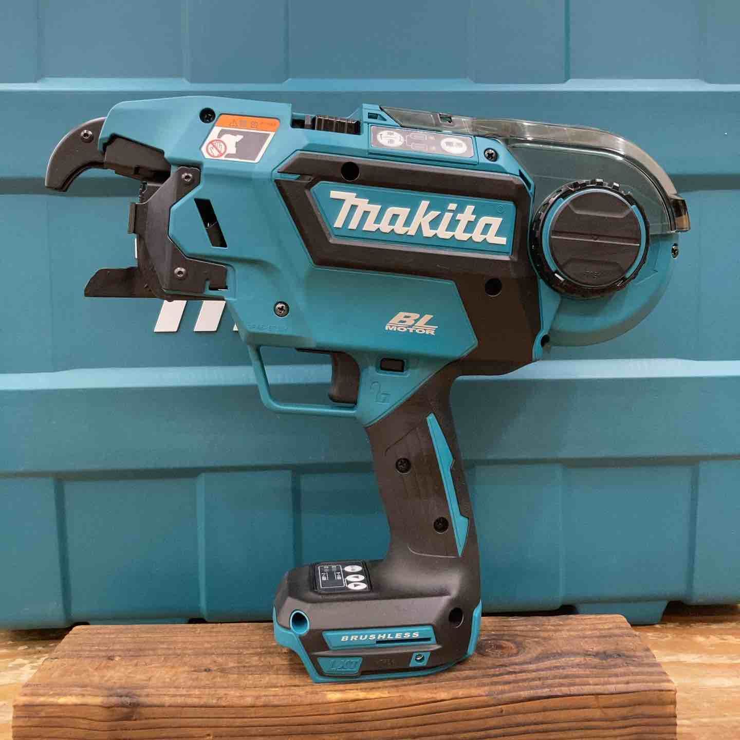 マキタ makita コードレス鉄筋結束機 リバータイア TR180DRGX 柏店