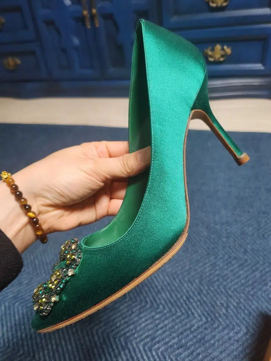 マノロブラニク