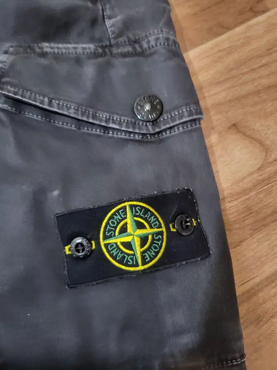 STONE ISLAND ストーンアイランド ジョガー 正規品 出品