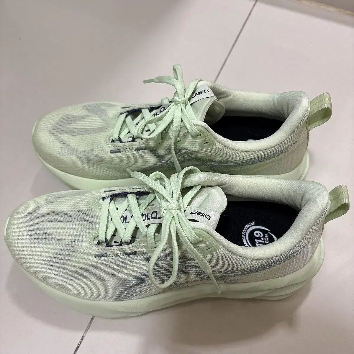 アシックス ノヴァブラスト ランニングシューズ