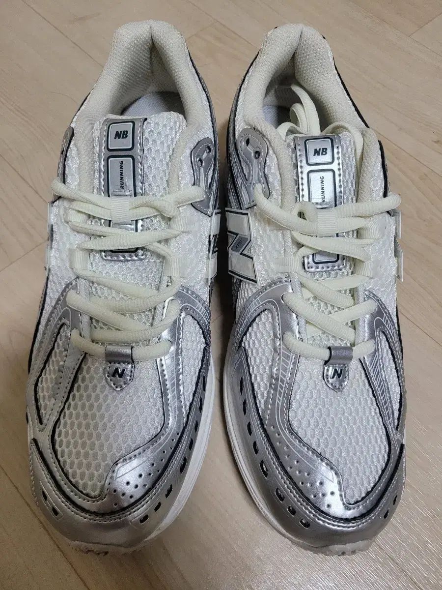 ニューバランス スニーカー M1906REE ホワイトシルバー 290mm