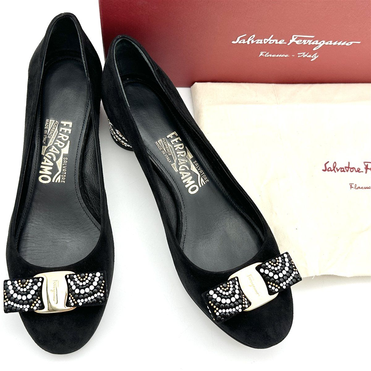 Ferragamo パンプス スエード ヴァラリボン ラウンドトゥ ブラック 2418 T