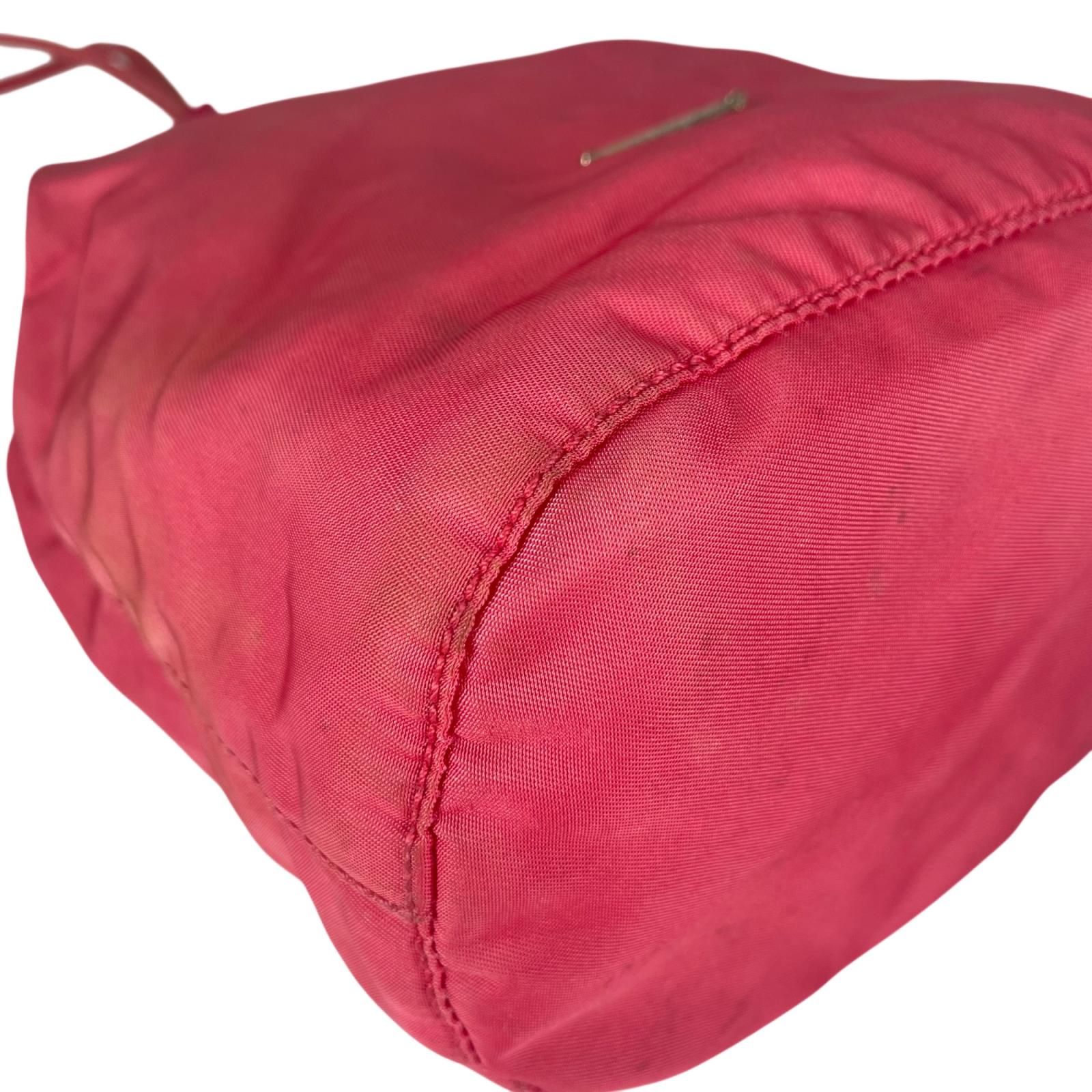 ナイロン ピンク