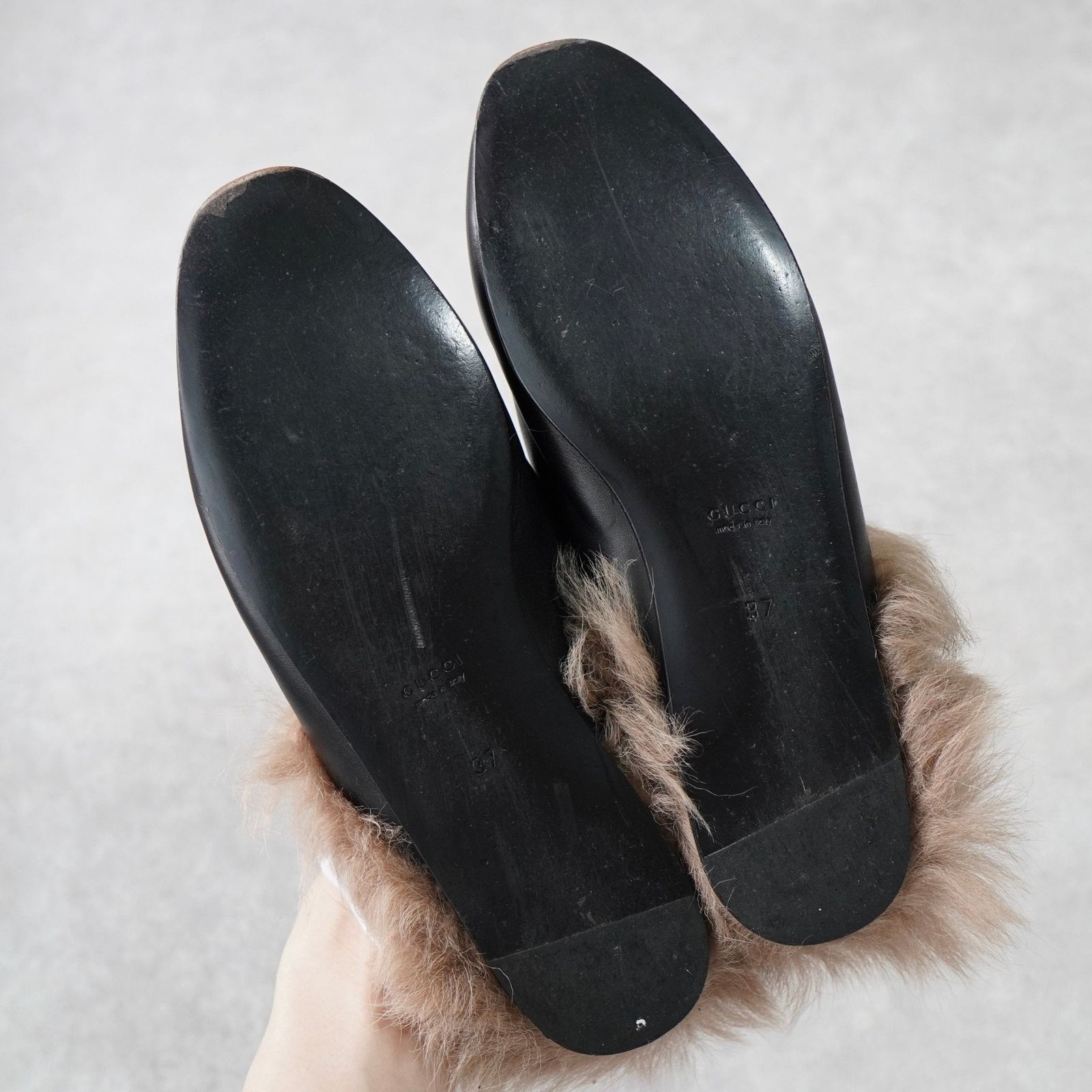 グッチ プリンスタウン ホースビット ファー レザー ミュール ブラック