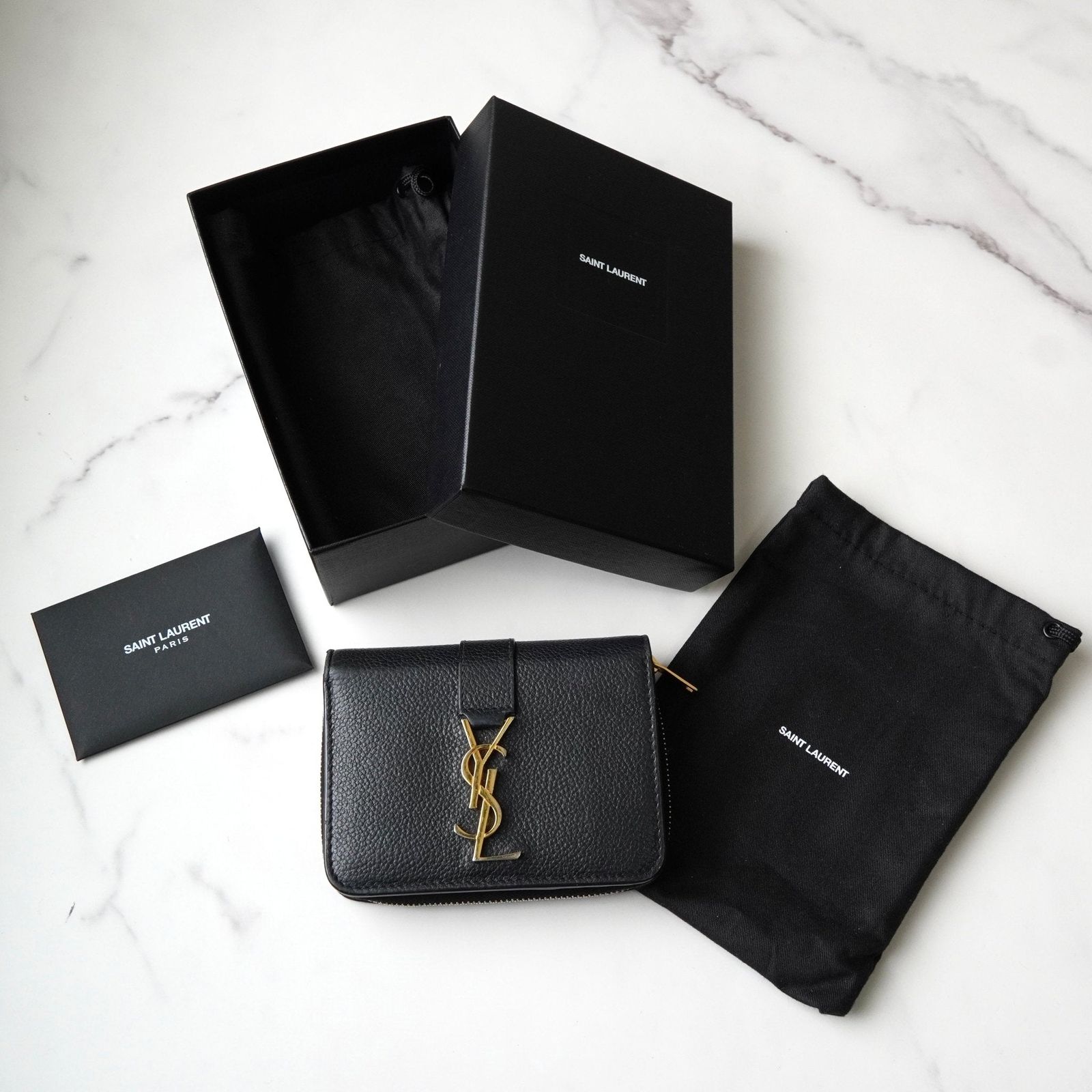 イヴサンローラン YSLロゴ レザー 二つ折り財布 ブラック 箱付き