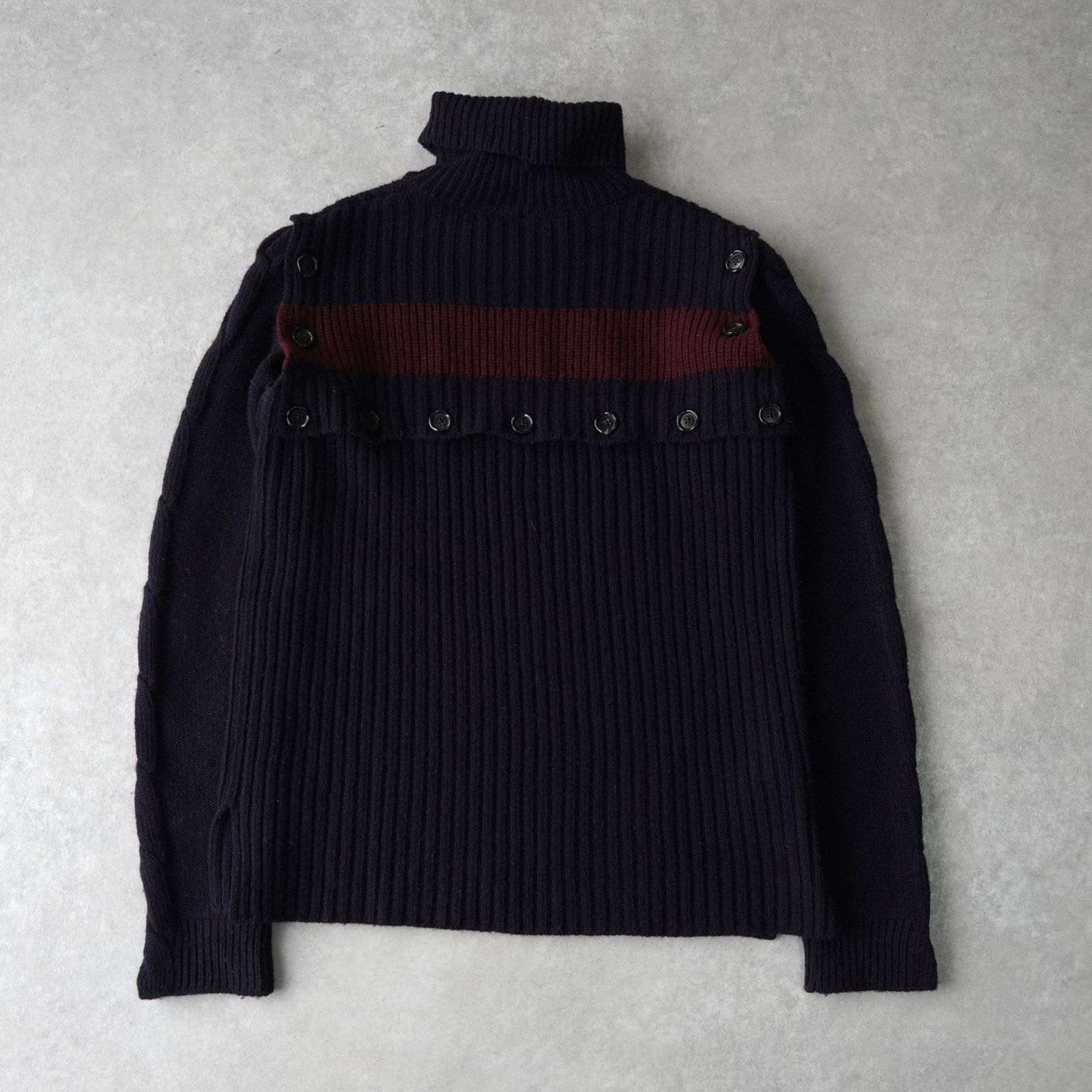 マルニ タートルネック ケーブル編み 切り替え ボタン ニット