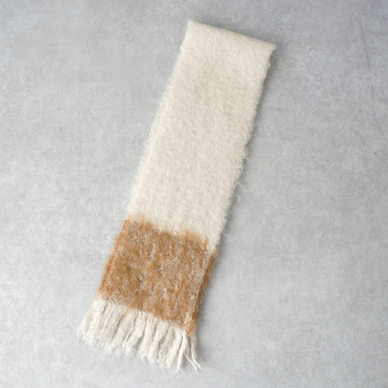 ロエベ アナグラム モヘア マフラー アイボリー ベージュ - メルカリ