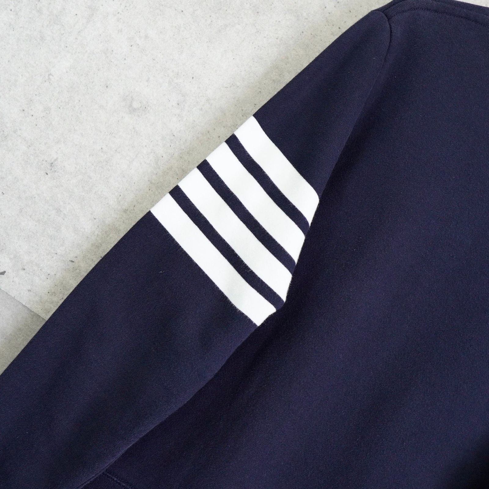 トムブラウン スウェット ネイビー - メルカリ