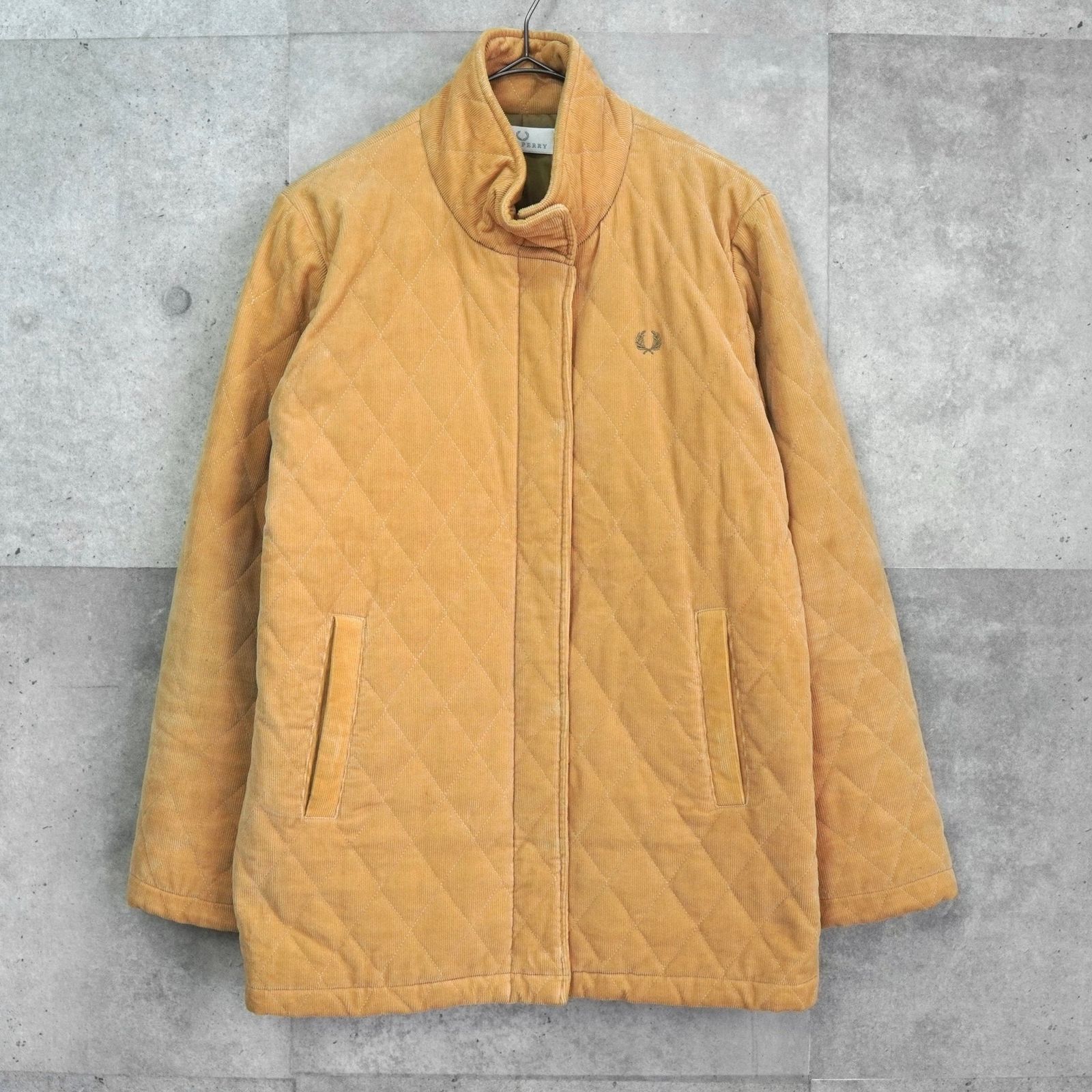 フレッドペリー ロゴ 刺繍 コーデュロイ キルティングジャケット ブルゾン ベージュ