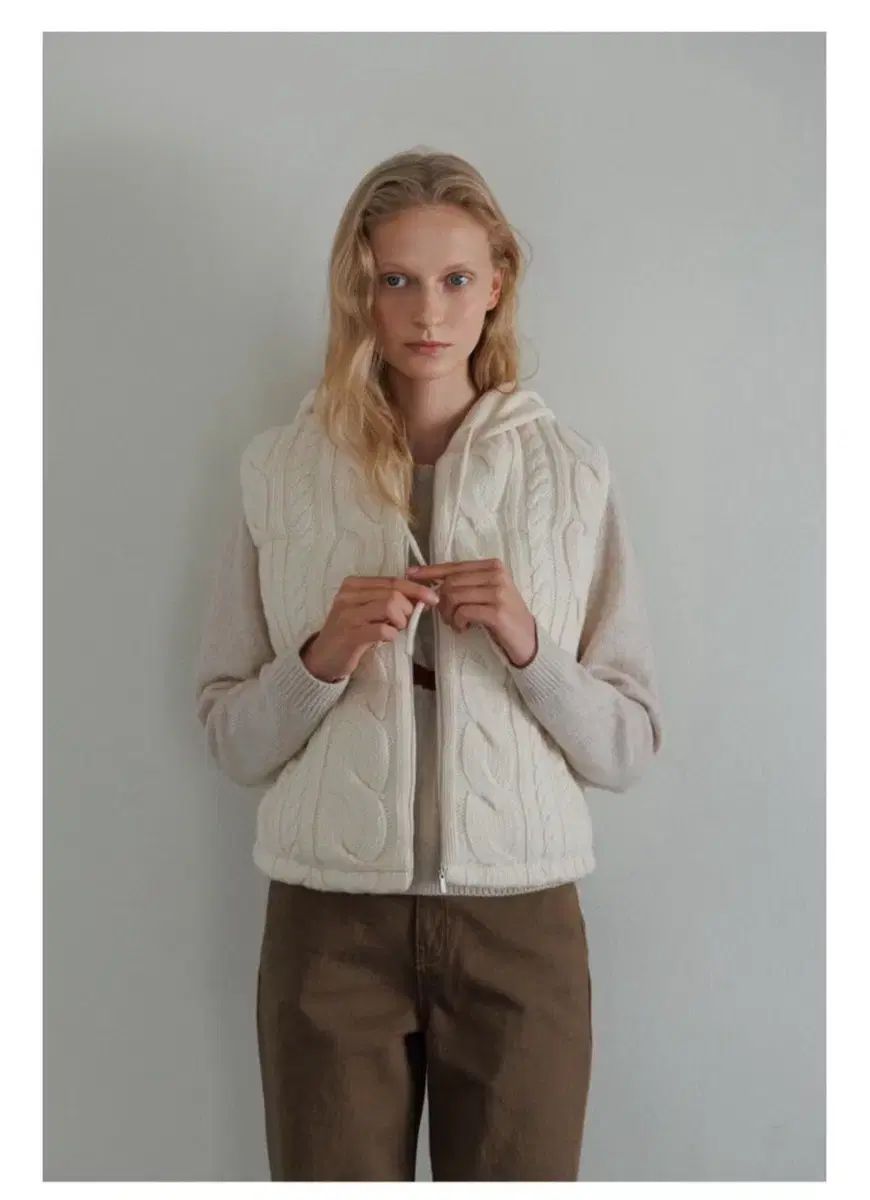 URAGO グースダウン ニット ダウンベスト クリーム