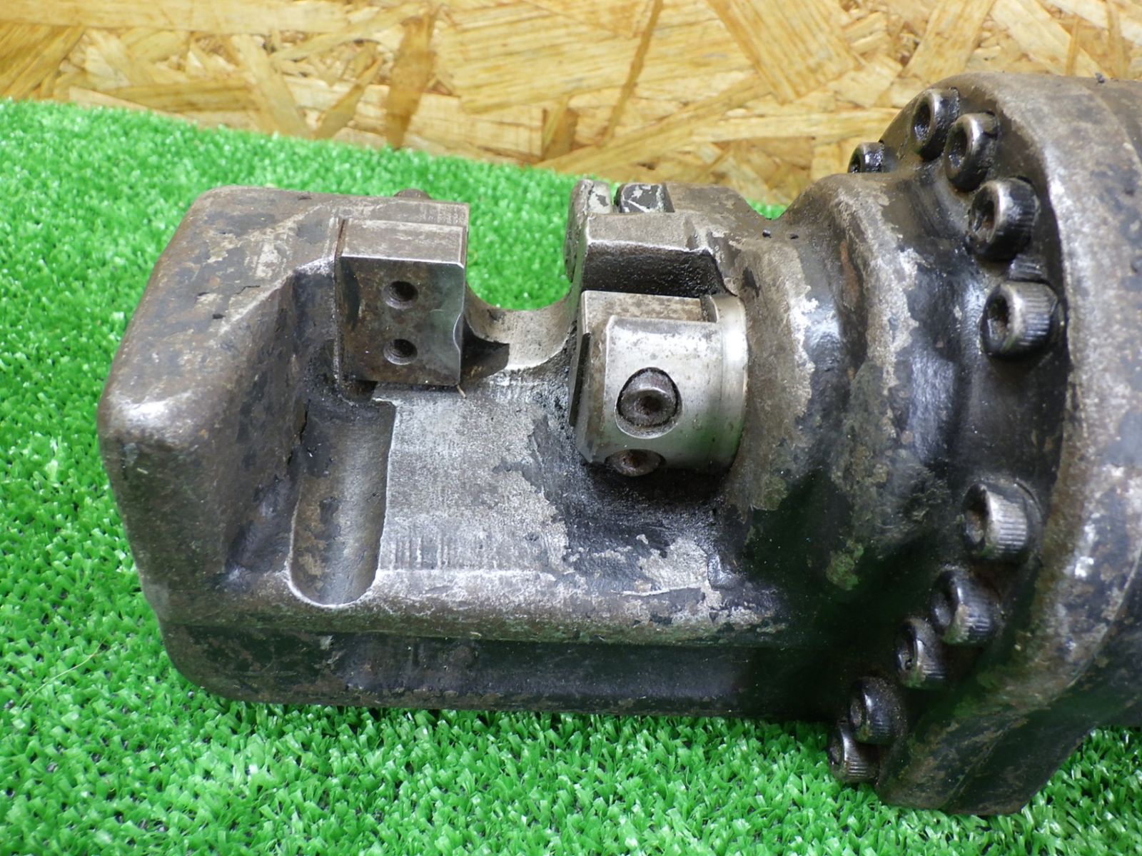 最大16 mm切断 オグラ 電動油圧式鉄筋カッター HBC 816 コード式 簡単な動作チェックのみ 品