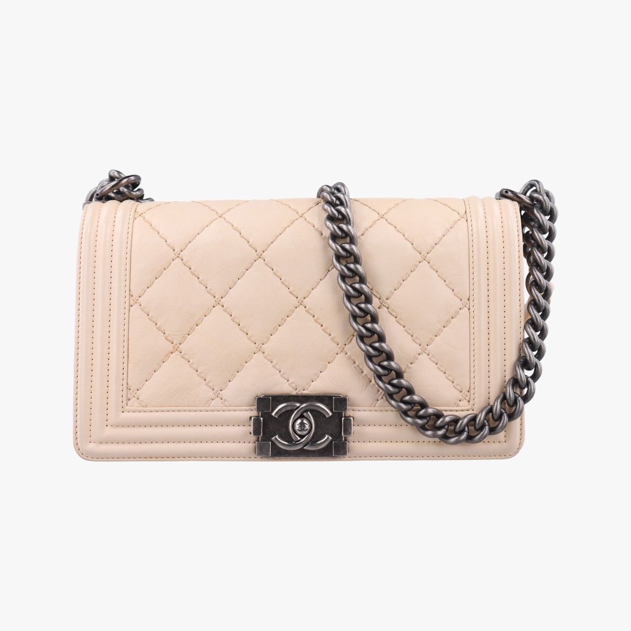 シャネルChanelボーイシャネル ベージュ レザー A66713 19010495