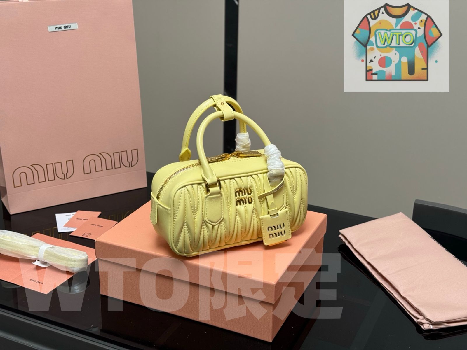 今日 Miumiu ミュウミュウ ボウリングバッグ