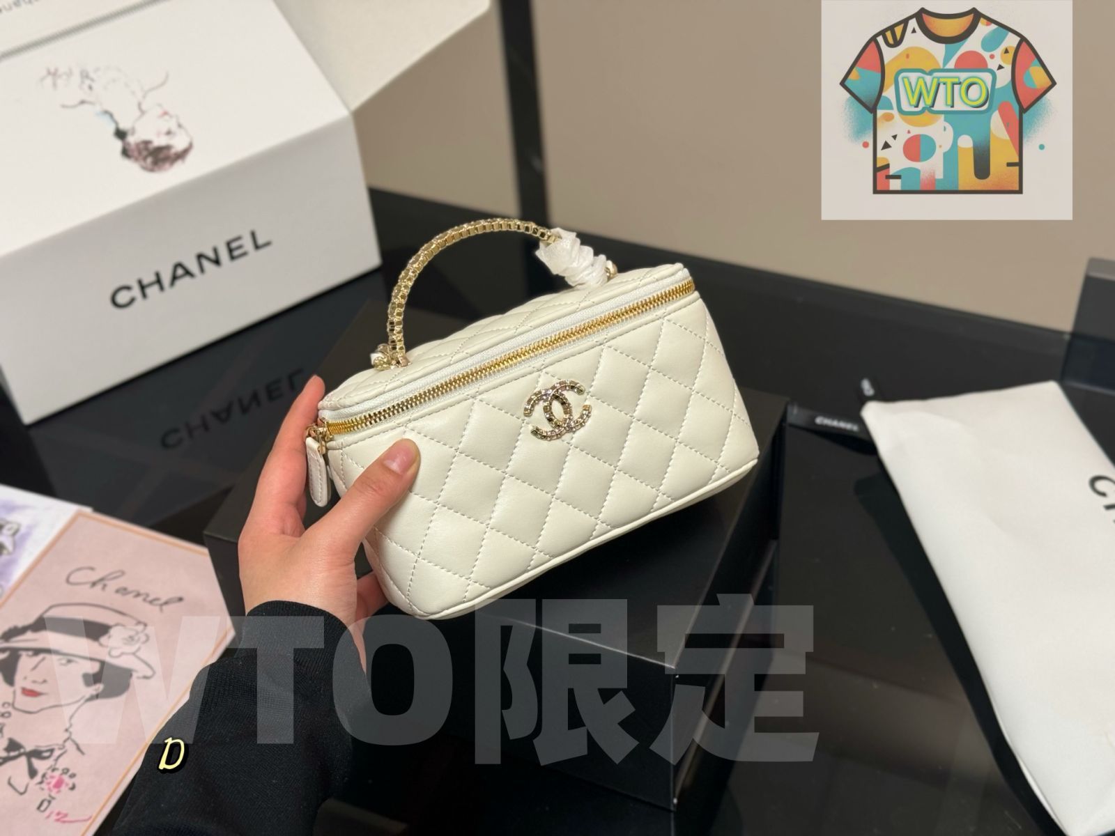 今日 Chanel Handle Cosmetic Box シャネル ハンドル コスメ ボックス