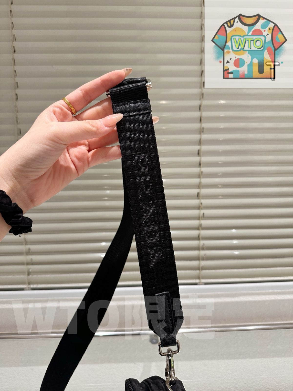 Prada パラシュートバッグ