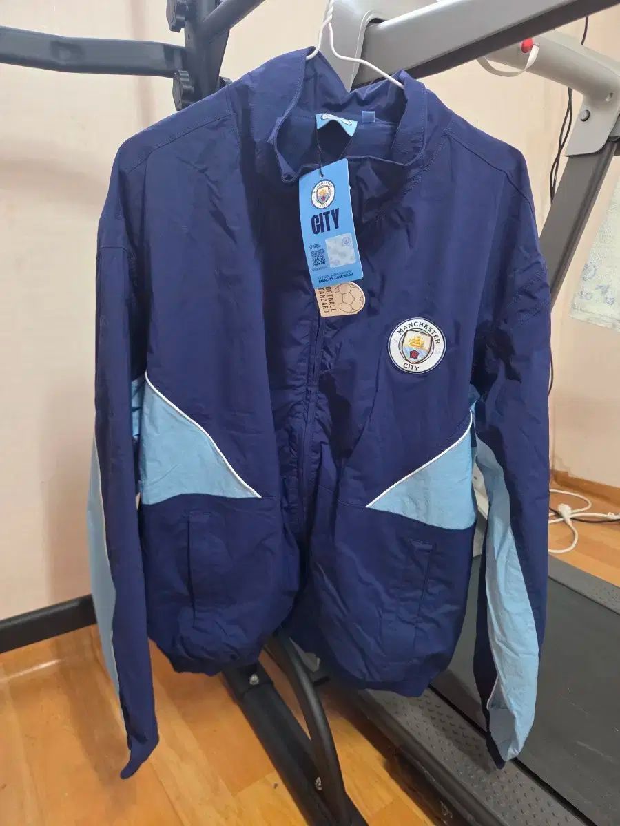 ハーランド マンチェスターシティ ウィンドブレーカー サイズ100