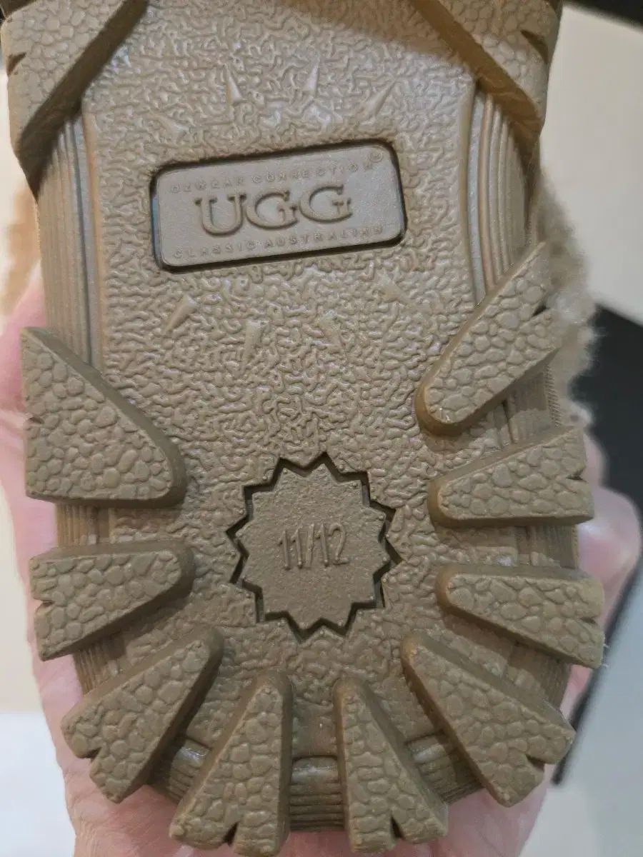 オッズウェア ユア アグ スリッパ 190