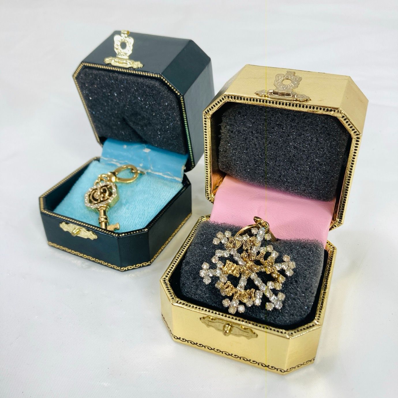 ジューシークチュール チャーム 2点 スノーフレーク 鍵