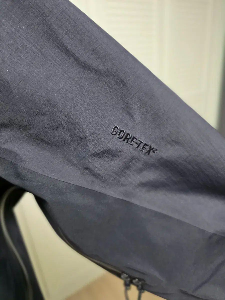 アークテリクス ベータLTハイブリッドジャケット