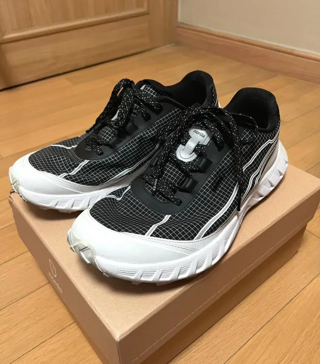 norda ノダ 002 summit ブラック 270