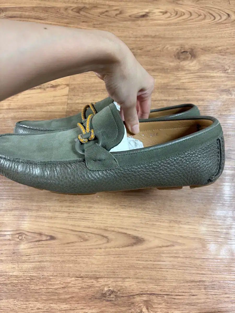 FERRAGAMO フェラガモ メンズ スウェード ローファー サイズ 265 グリーン