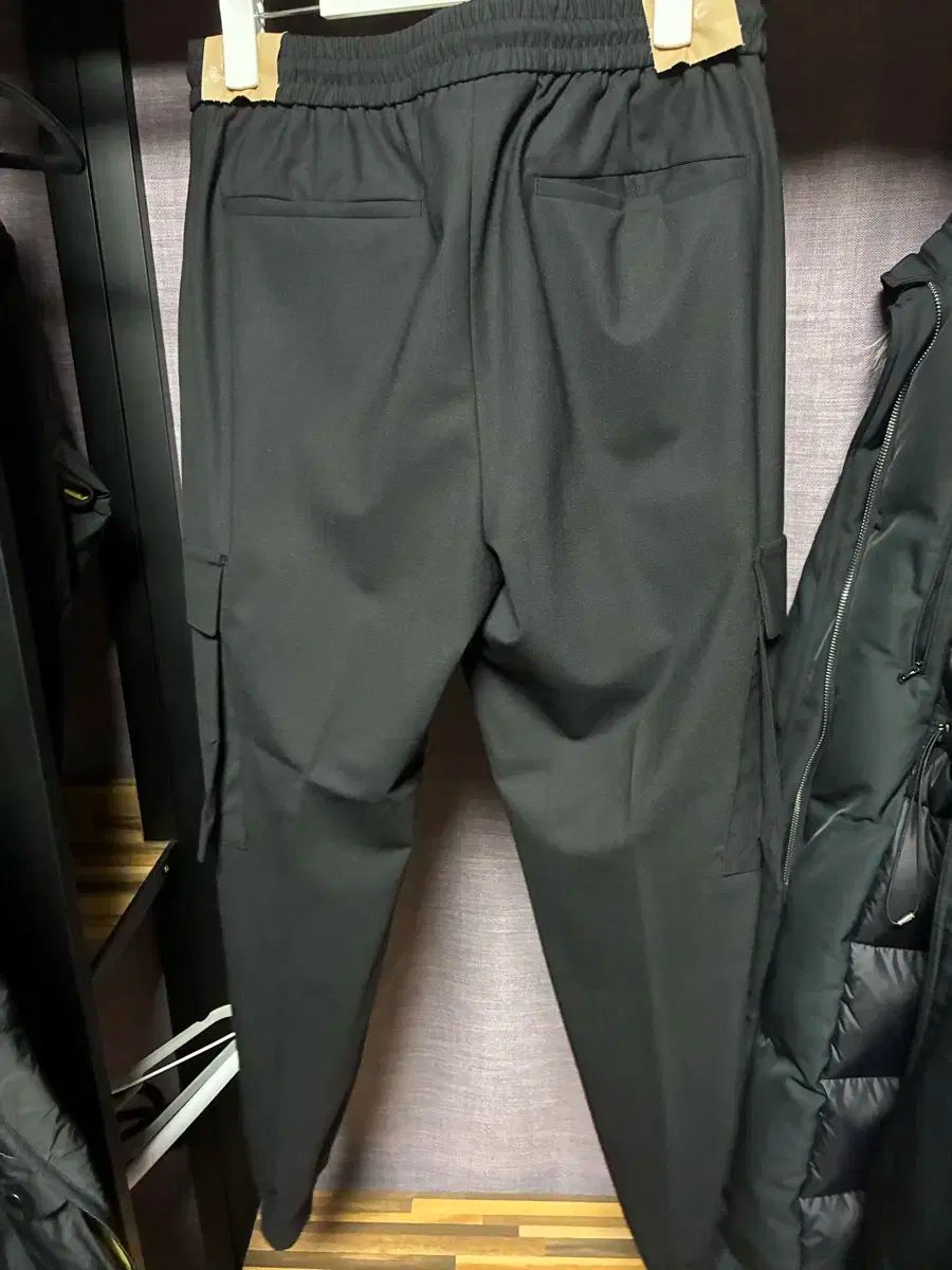 Juun.J ジュンジェイ カーゴジョガーパンツ スラックス ブラック 44サイズ