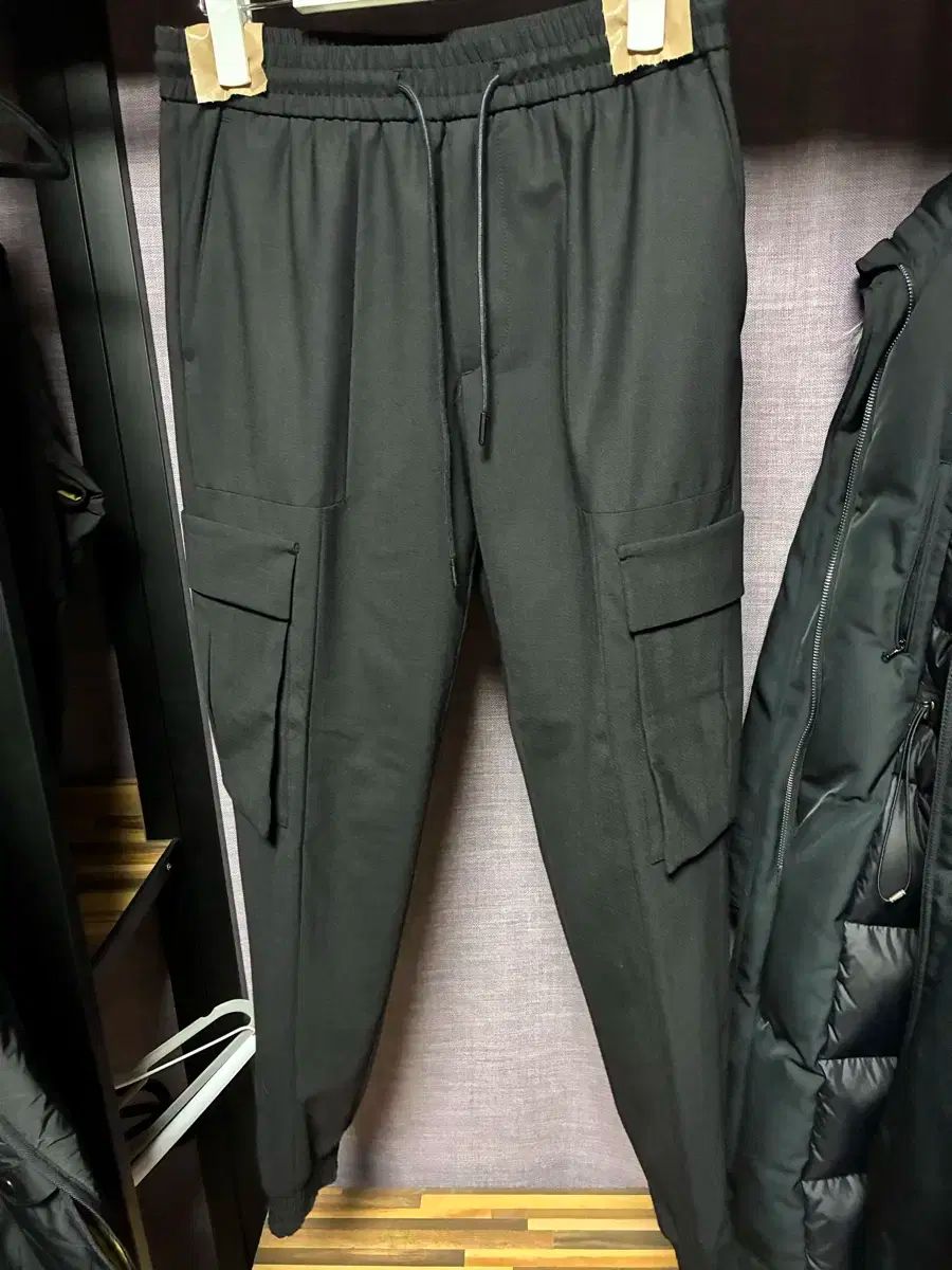 Juun.J ジュンジェイ カーゴジョガーパンツ スラックス ブラック 44サイズ