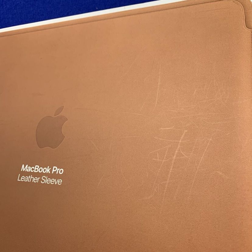 Macノート用スリーブケース Apple アップル 13インチ MacBook AirとMacBook Pro 用 レザースリーブ サドルブラウン MRQM 2 FE A