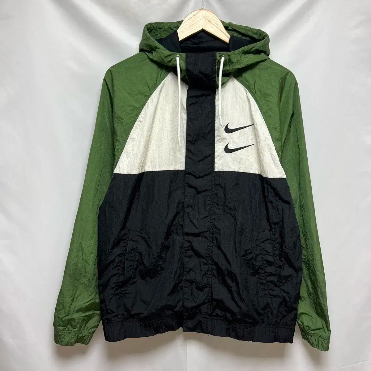 M NIKE ダブルスウッシュ ウーブン 緑 グリーン ウィンドブレーカー
