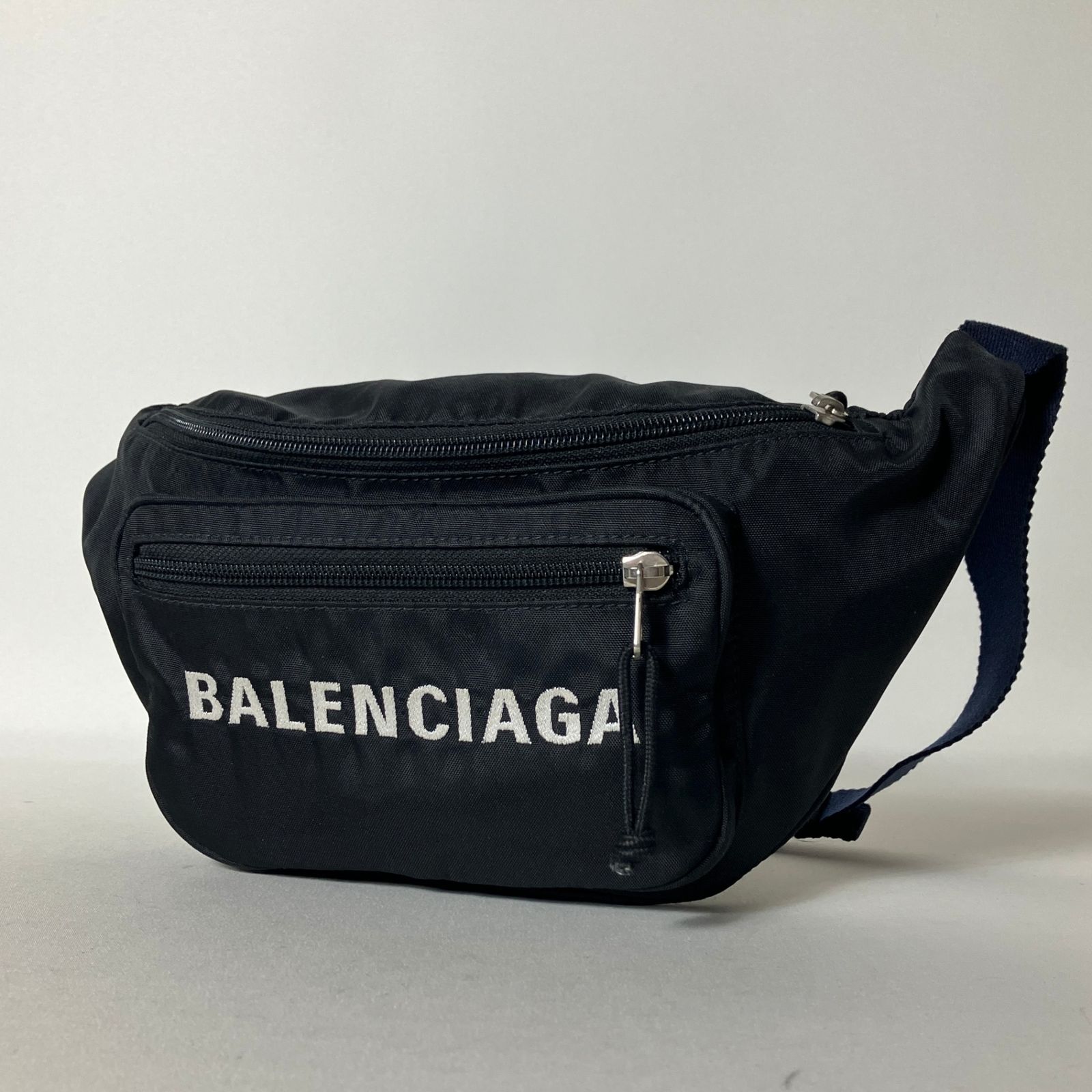 2510-413| |バレンシアガ ボディバッグ ナイロン ブラック