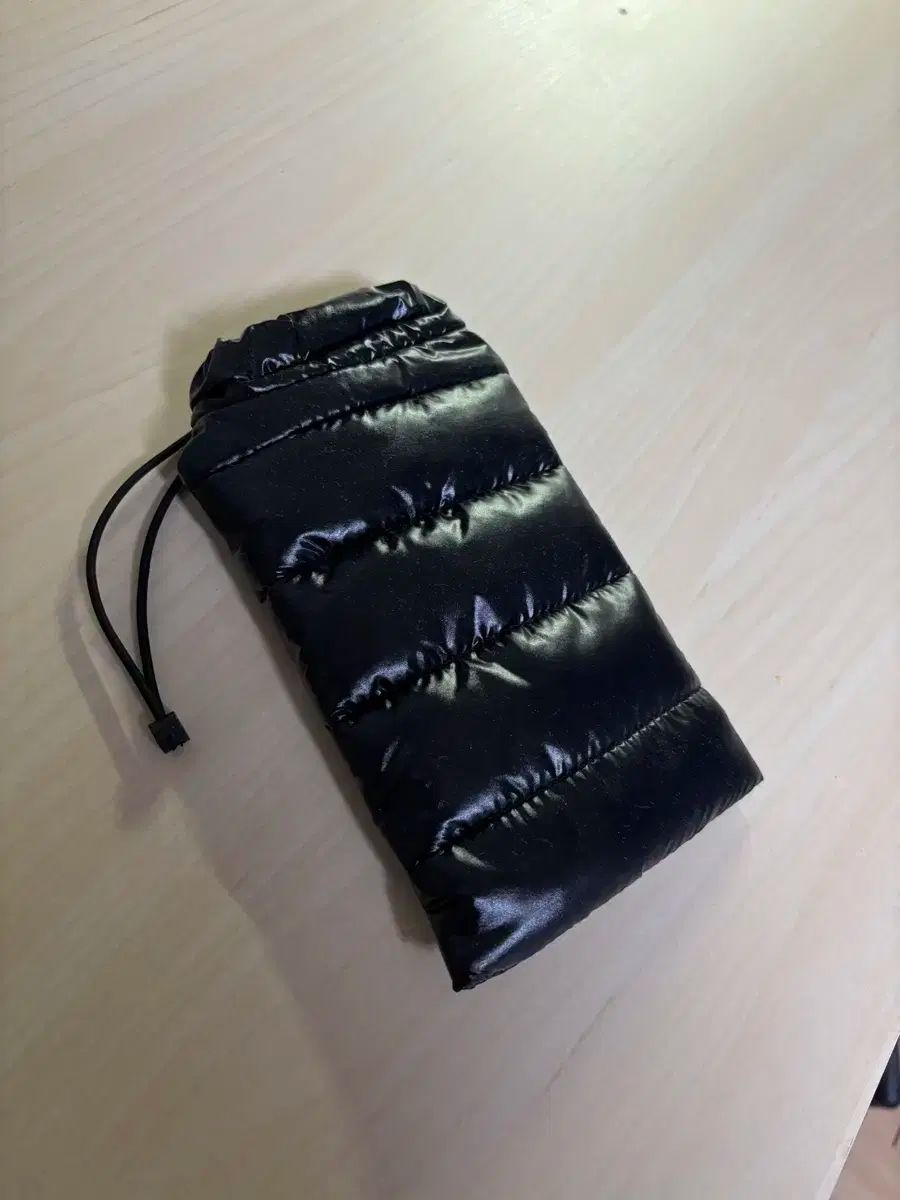 ポーチ贈呈 MONCLER