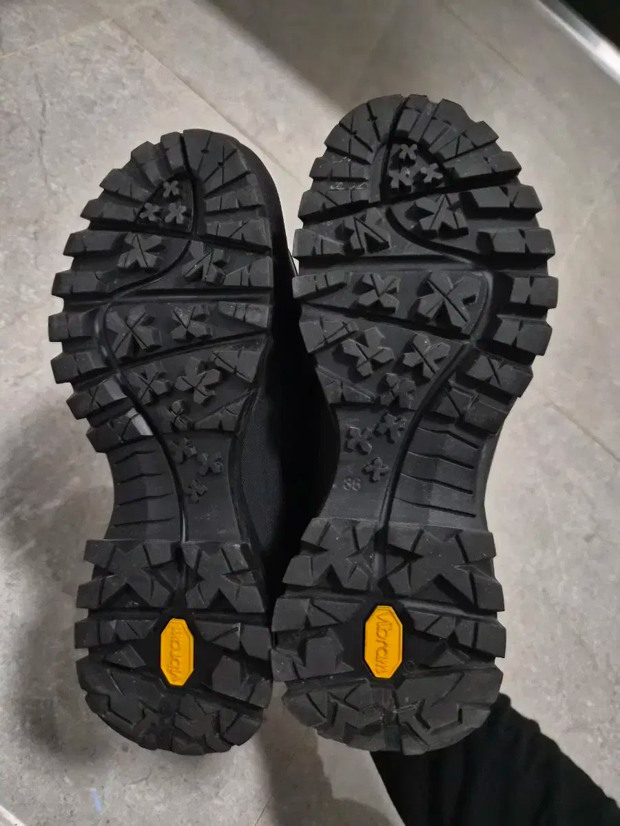  230 アーバニック30 Tシャツ ローファー ブラック フラットシューズ バレエシューズ パンプス