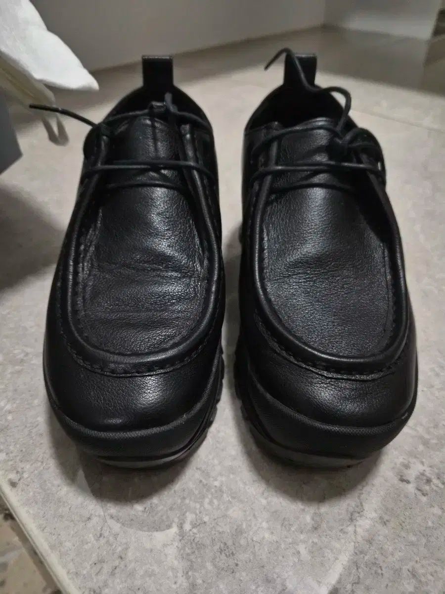 230 アーバニック30 Tシャツ ローファー ブラック