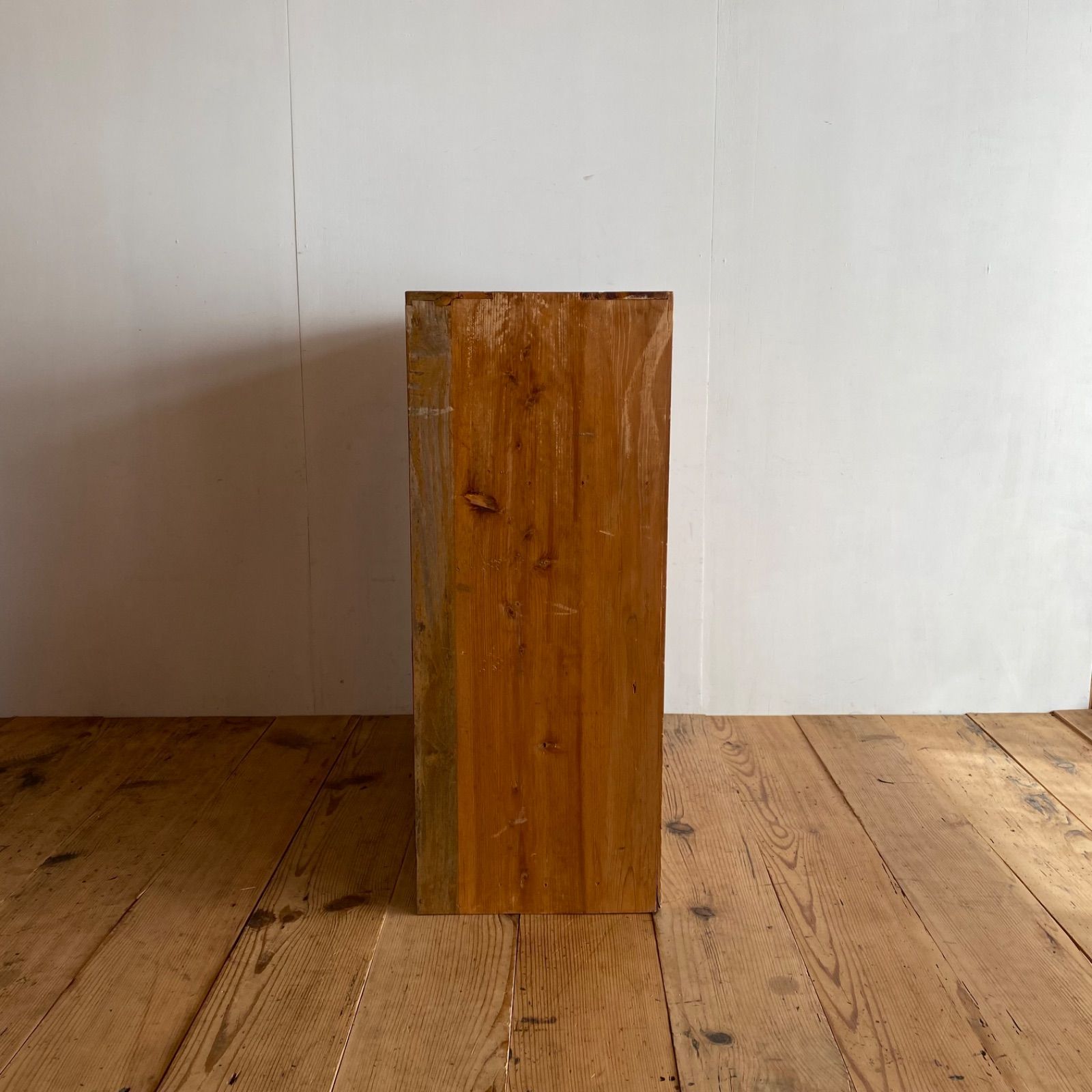 アンティーク 木製食器棚 水屋箪笥 ガラス戸 引き出し付き 無垢材収納