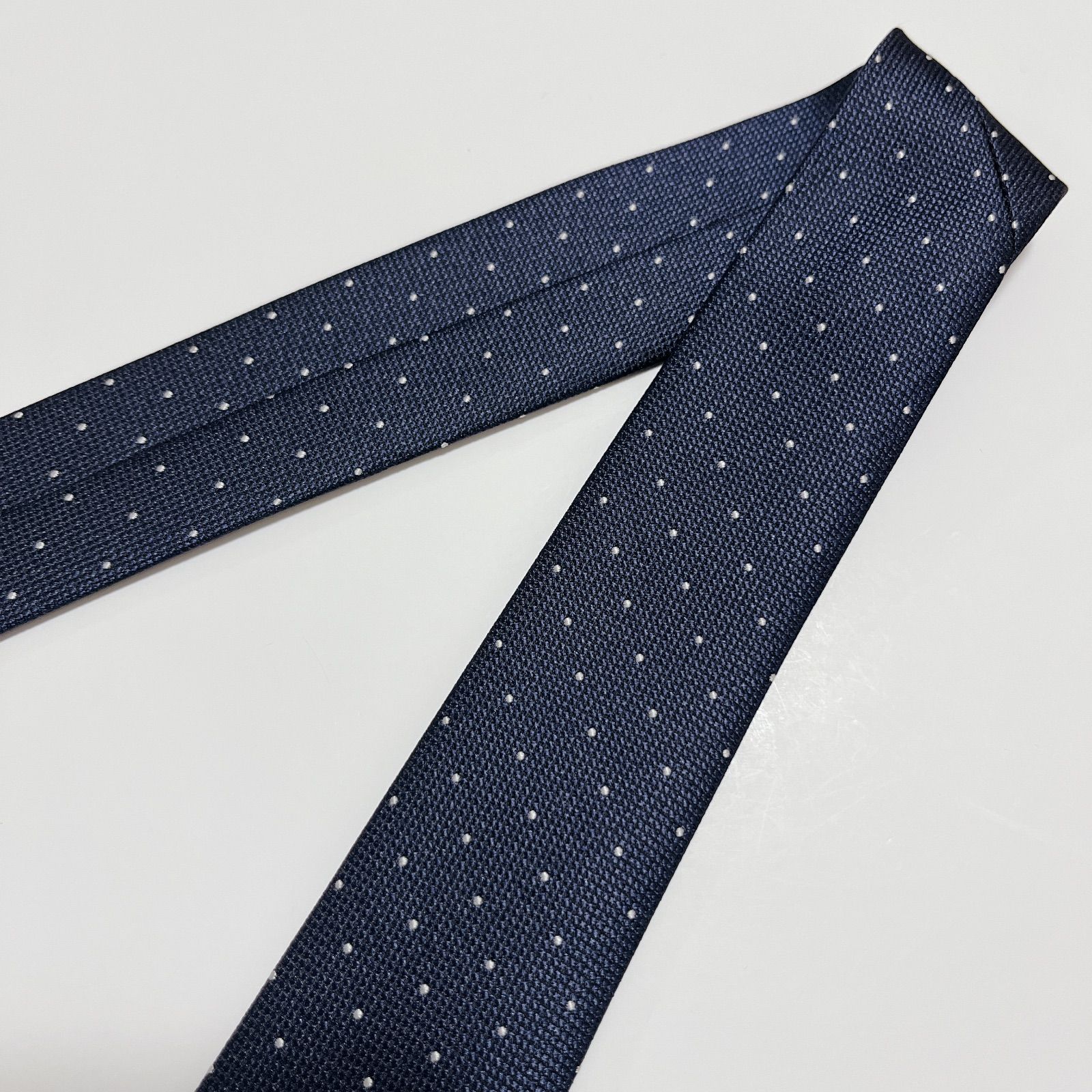 美品 エルメネジルドゼニア ネクタイ ハイブランド ドット柄 光沢 ジャガード 美品 エルメネジルドゼニア ネクタイ ハイブランド ドット柄 光沢 希少