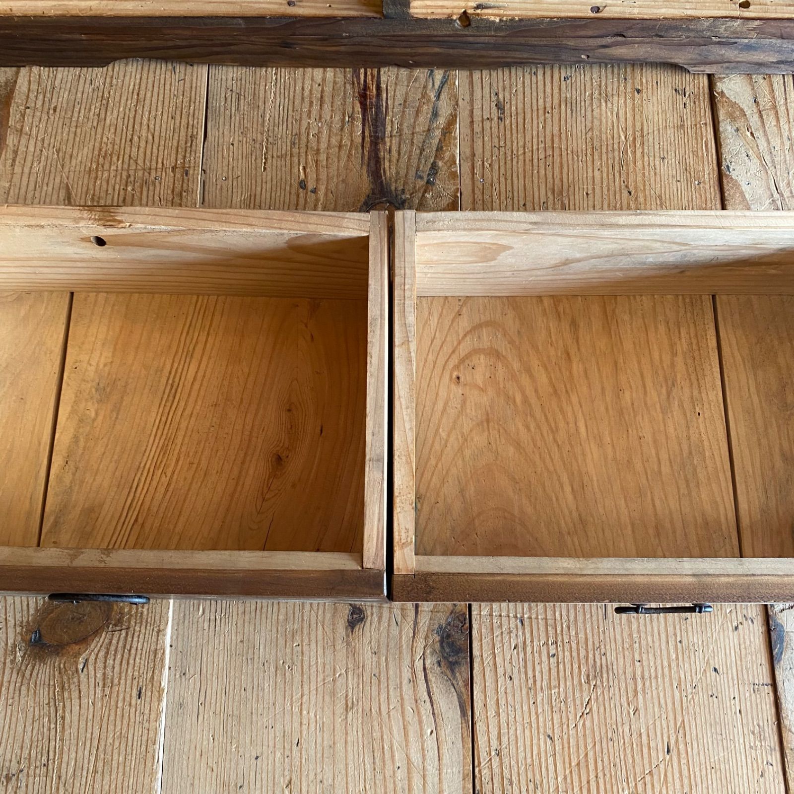 木製棚　アンティーク家具　古民家 古家具 木製飾り棚 本棚 引き出し付き 無垢材 収納棚 古道具 レトロ