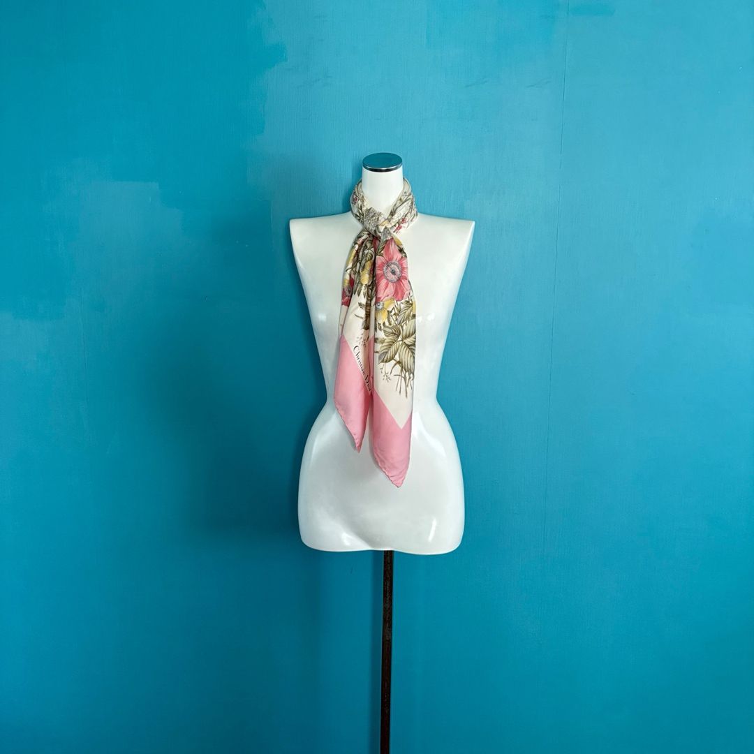 クリスチャン ディオール 大判スカーフ 84 cm ボタニカル柄 フローラル