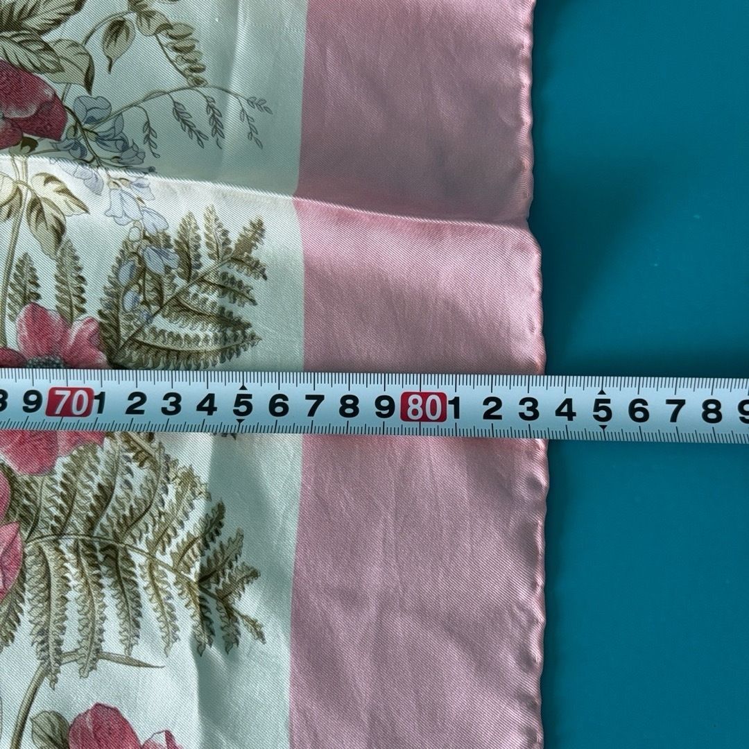 ボタニカル柄 フローラル