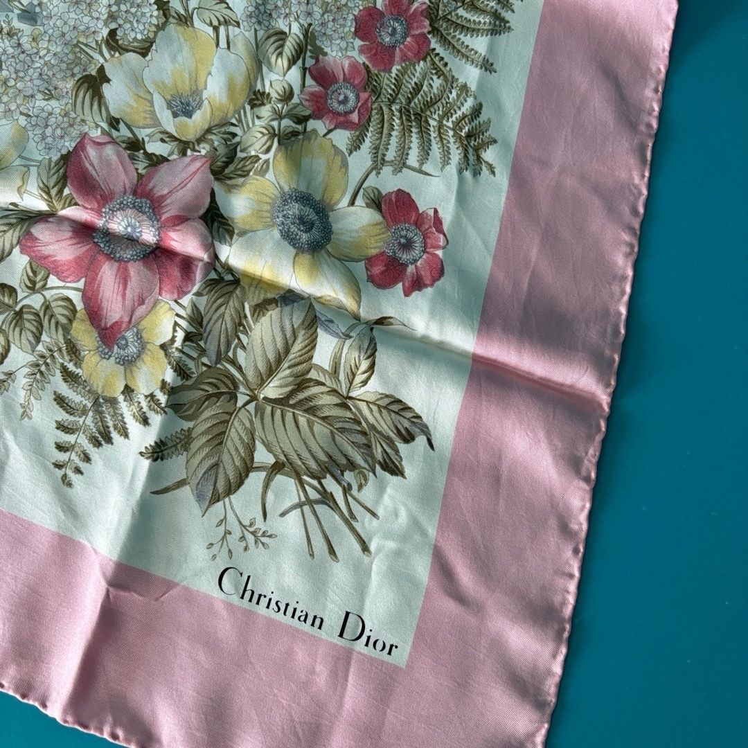 クリスチャンディオール　大判スカーフ クリスチャン・ディオール 大判スカーフ 84cm ボタニカル柄 フローラル