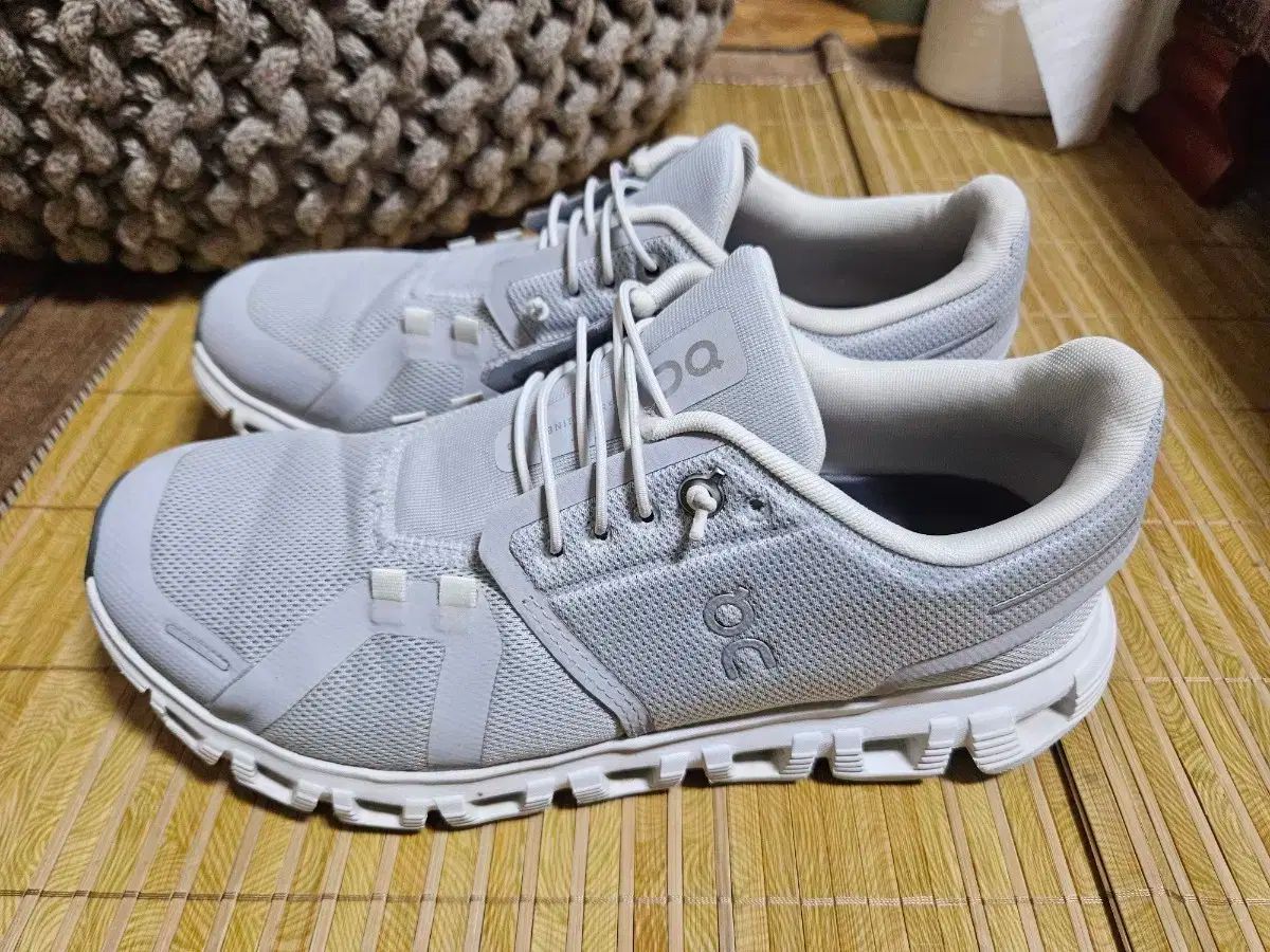 単ランニング クラウド6 W250