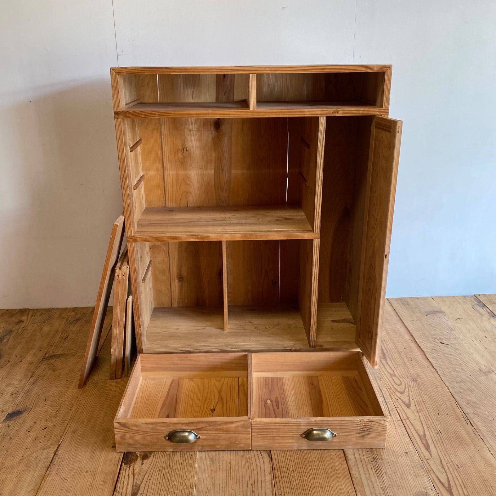 古家具 木製食器棚 水屋箪笥 引き出し ガラス戸 無垢材 収納棚 昭和