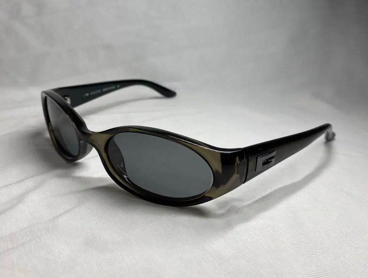 90s グッチ ヴィンテージ サングラス オーヴァル Gロゴ