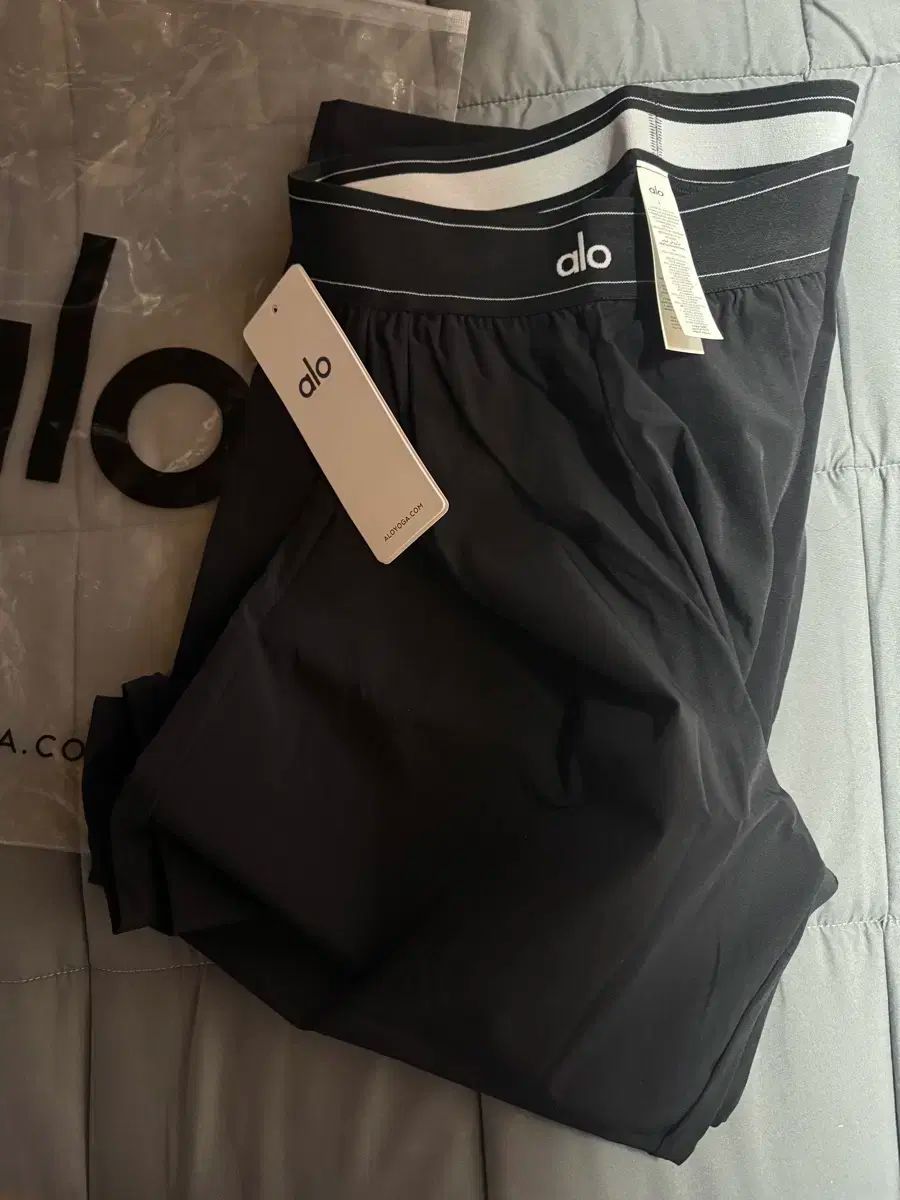 R alo ロゴ ISTJ VENDING MACHINE Ver. イージーパンツ ブラック L