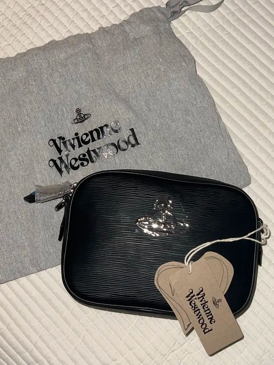 ヴィヴィアン ウエストウッド アナ カメラバッグ